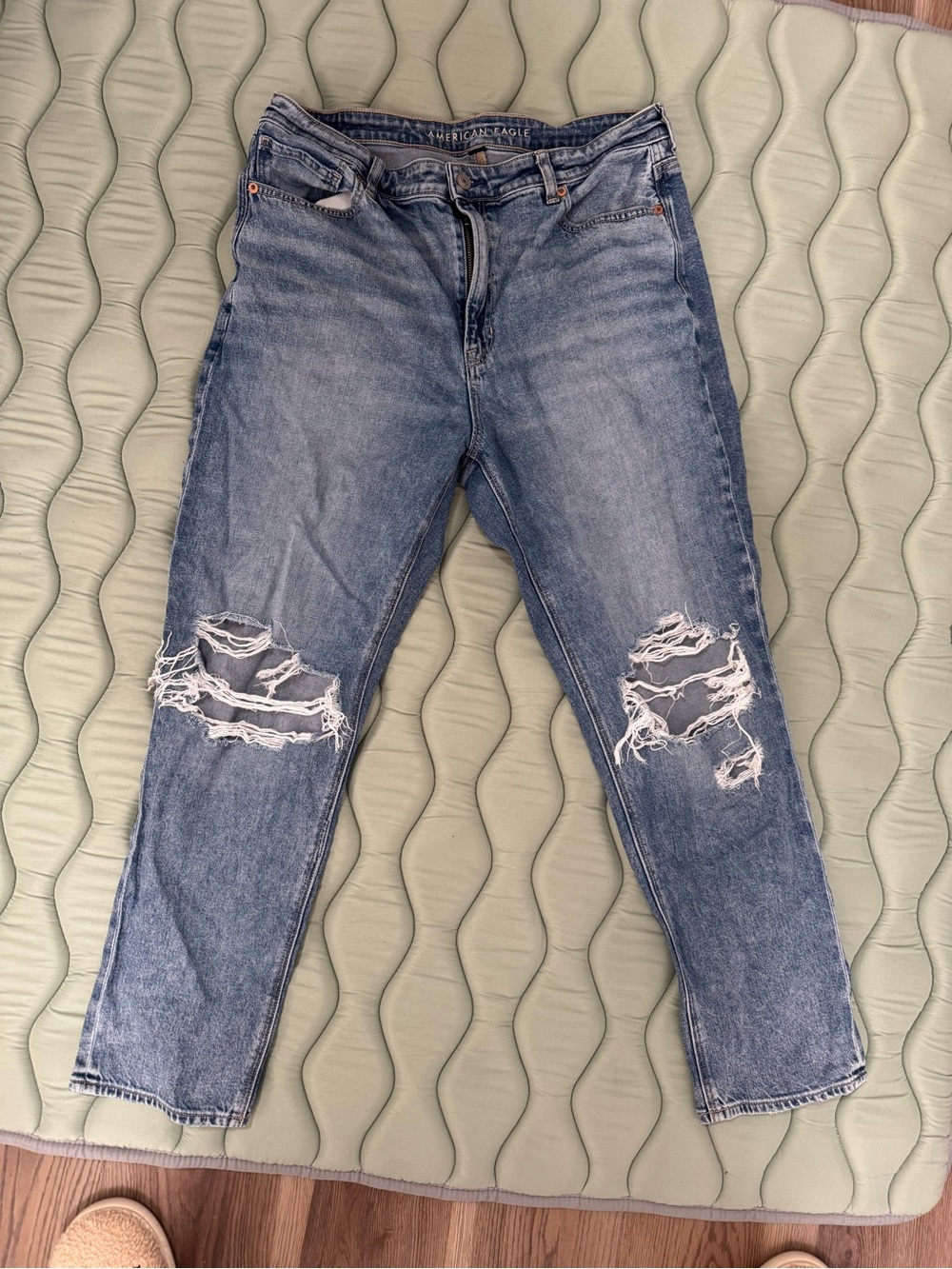 American Eagle Outfitters Light Blue Distressed Mom Jeans